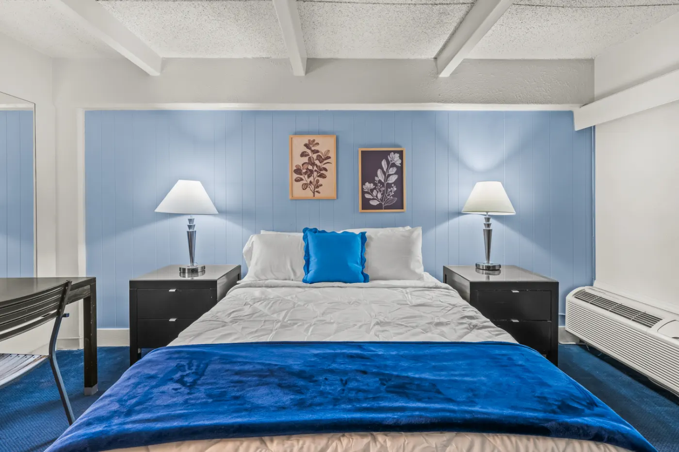 Cozy Queen – Queen bed